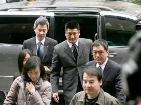 辜仲諒復出江湖踢到中資鐵板？