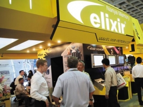 四強結盟爭霸　台商哪家壓對寶？