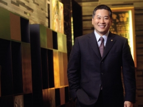 中租辜仲立  親自下海跑業務殺出血路