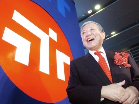 何壽川帶領永豐金進行省錢大作戰