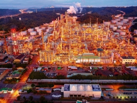 中國第一位台商女會長的三角習題