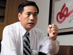 藍營立委陳根德變身生技一哥