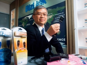 電子高手投入黑手產業  連賺十五年