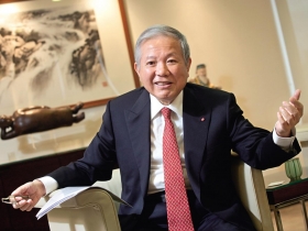 何壽川：李真的圓融  讓人看了會微笑