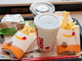 不景氣擴店三倍 漢堡王奮力再搏