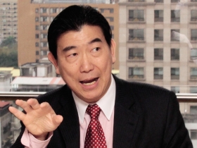 鴻海宣布加薪  新發言人邢治平有面子