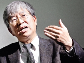 張金鶚臉書沒朋友粉絲人氣卻稱王