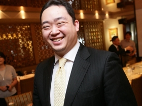 談接班 白介宇要等員工認同再說