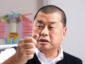 黎智英一天燒掉一輛賓士車的挑戰