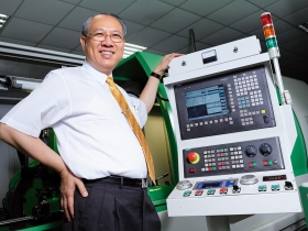 讓全球一百八十位博士為他效力的創新祕訣