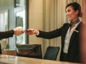 天成張茂松　深耕人脈逆勢穩穩賺