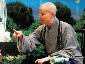 證嚴帶頭用　電子書有了百萬潛在客戶