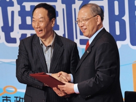 郭董結盟上銀  是「親家」或「冤家」？