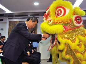 蔡宏圖父子挺健檢  搶食上百億大餅