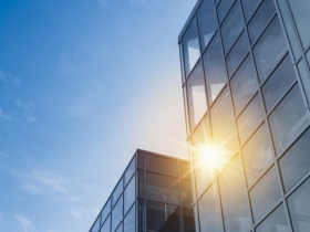 鄉林慘跌 敬告股東「賴董吃飽睡好」