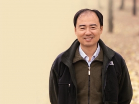 十八個月千里調查  他讓傲慢蘋果低頭