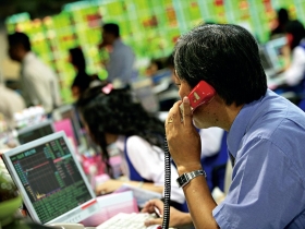 十五年來最辛苦的一年 虧損、倒閉成常態 證所稅衝擊 小券商賣樓、領低薪苦撐