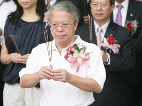 十年翻身  侯西峰首度告白