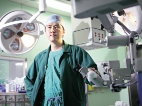 宋睿祥  戰火下的無畏醫者