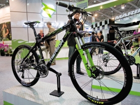 貨幣寬鬆箭在弦上  逢低布局中概股