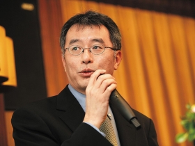 日月光財務長獻唱 金口一開吸金七十萬