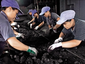 金融、原物料、消費三大明星出列