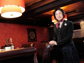 讓蔡明忠、周俊吉埋單的辦桌一姊