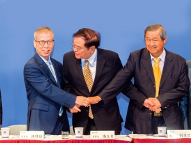 產業趨勢》三家董座攜手抗陸廠，掀整併風 最大合併案效應延燒  太陽能抱團打國際盃