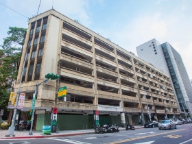 財力盤點》最有錢建商，台灣五％建地在他手上 從地產到金融  「海伯」上千億身價解密