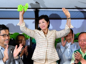 小池百合子是聖女貞德？還是女川普？  從演說沒人聽  到東京首位女市長之路