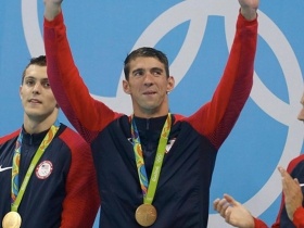 復出泳壇再奪金的菲爾普斯