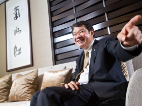 喊五年奪回龍頭  何煖軒要靠兩大「引擎」