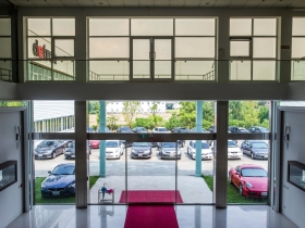 德大傳奇》波音、空巴、蘋果等產品，都用它的「刀庫」 研發狂人讓德、日買單  打造鐵皮屋下的世界第一