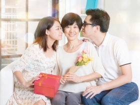 一張照片，看見媽媽付出的青春─以前你照顧我，現在我照顧你