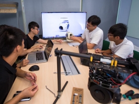 高雄第一科大〉讓學生當主角  艱澀論文變賺錢商品