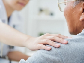 幻覺、性情大變是失智？注意瞻妄症4症狀，早期治療防認知退化