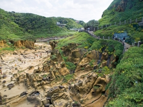 重現運煤鐵道 坐擁背山面海的療癒絕景