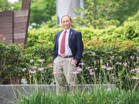 杜武青  血裡有興學基因