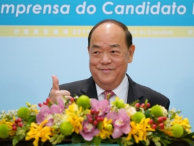 得票率98％ 賀一誠當選澳門特首