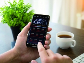 賺錢不用撿到槍 投資先生APP幫你開外掛