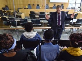 學養成》只會考試  還不夠格當「完全法律人」四關檢核  德國這樣培訓好法官