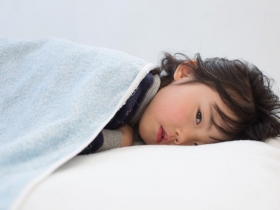 腸病毒延燒孩子誰顧？ 家長連署：盼「不扣薪」陪病假