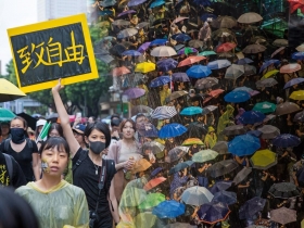 採訪遭射右眼　香港記協發起捐款救助失明印尼女記者