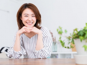 往事不要再提！50歲後用「這件事」預備好人緣，第二人生要海闊天空、關係不要再風風雨雨