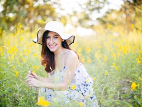 我不用別人肯定我，我也過得很快樂！苦尋幸福沒結果，大部分女人都是「這裡」的信念搞錯了！