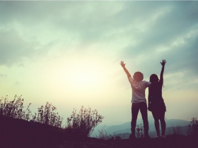 人生是不斷失去的過程，但我們有能力重燃希望！「這樣」了解安慰的藝術，即使死亡也能穿越！