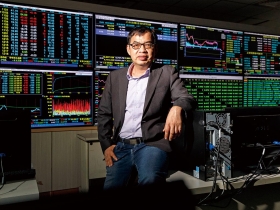 巧記街頭「全民運動」 犀利教授攢出億元身價