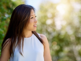 不好意思開口麻煩別人？中年後要活得「接地氣」，把「面子」放下，裡子才有增厚空間