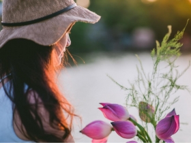 別對自己太嚴格！散發正能量給他人，也要懂得好好「愛自己」