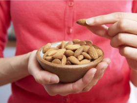 網傳天天吃7顆堅果兩個月，腰圍可以減少3公分？小心熱量爆表